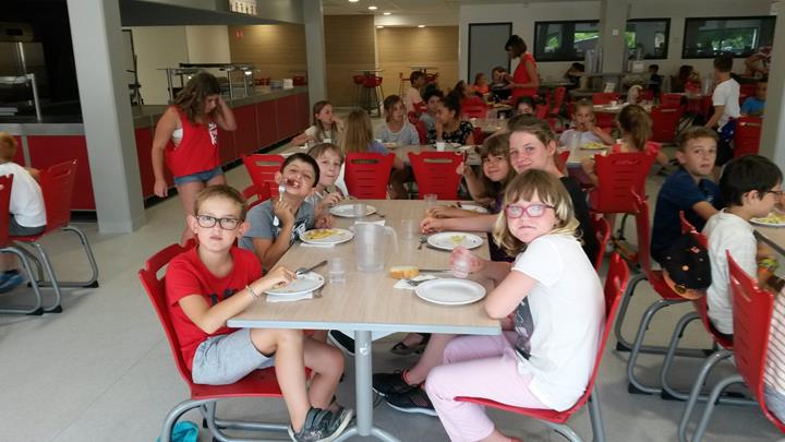 Dernier repas de l'année pour les écoles