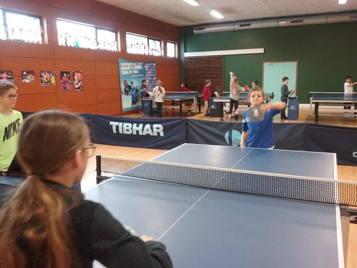 Les CM1 de Notre Dame au Tennis de Table !