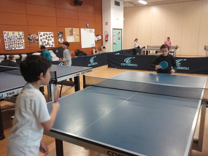 Les CM1 de Notre Dame au Tennis de Table !