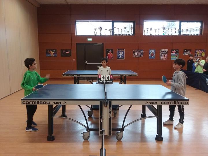 Les CM1 de Notre Dame au Tennis de Table !