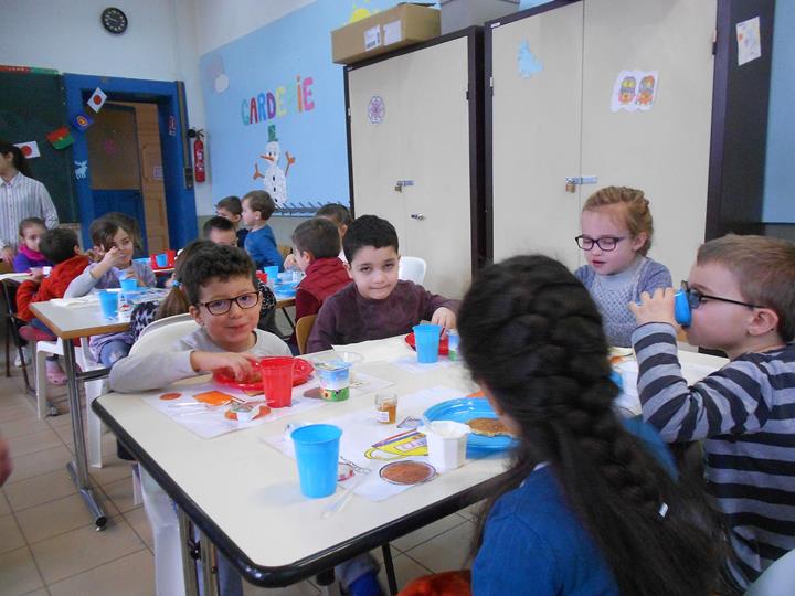 Petit déjeuner à l'école pour les CP