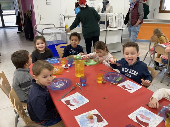 Repas de Noël dans les écoles