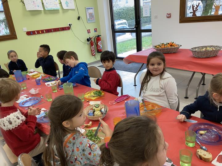 Repas de Noël dans les écoles