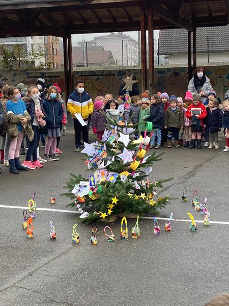 Célebration de Noël dans les écoles.